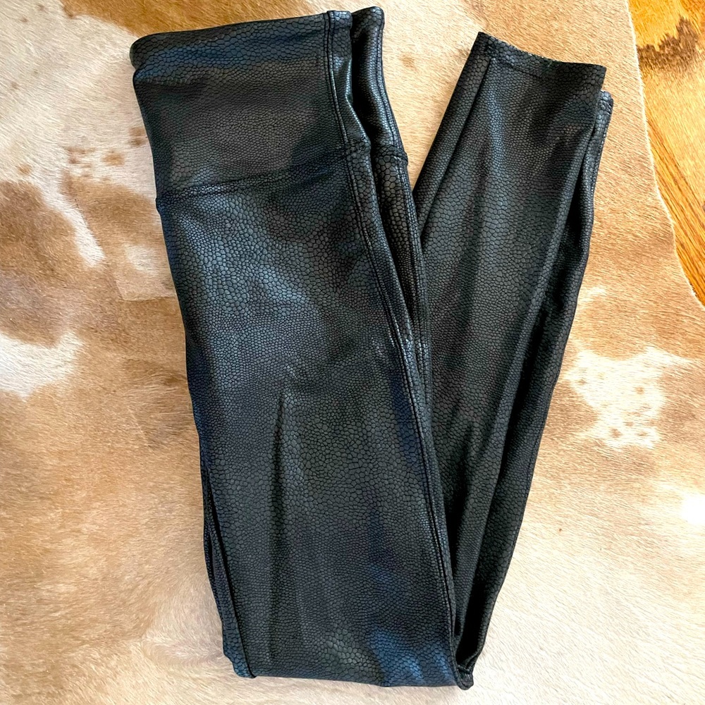 Spanx Faux Leather Croc Leggings Medium